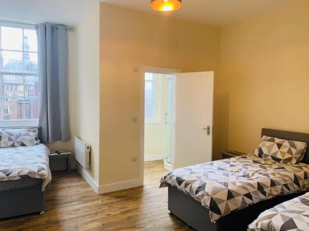 8 Fish Street, Budget City Centre Accomodation Лийдс Екстериор снимка