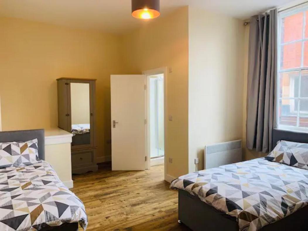 8 Fish Street, Budget City Centre Accomodation Лийдс Екстериор снимка