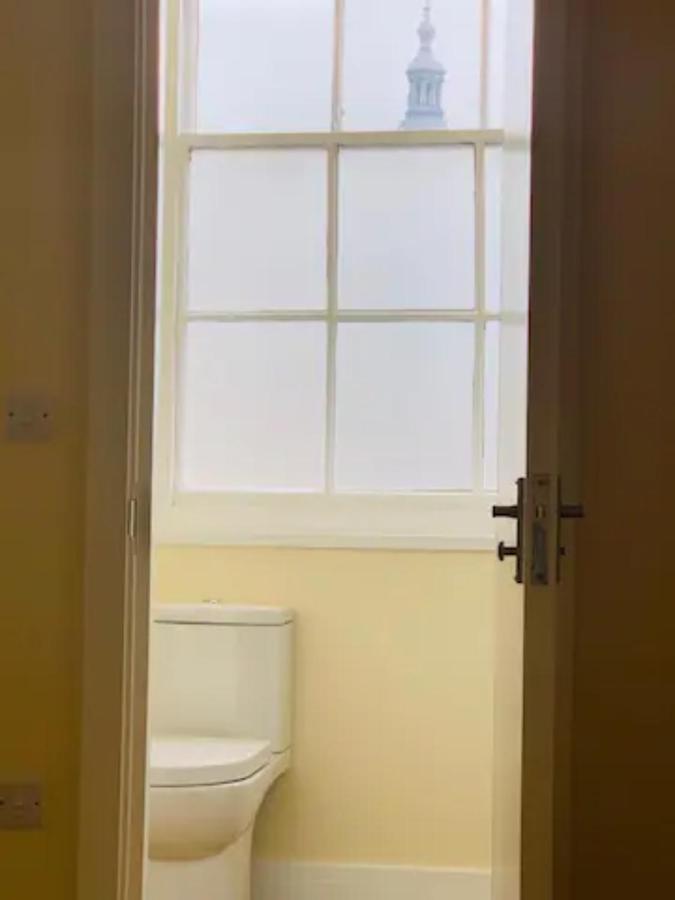 8 Fish Street, Budget City Centre Accomodation Лийдс Екстериор снимка