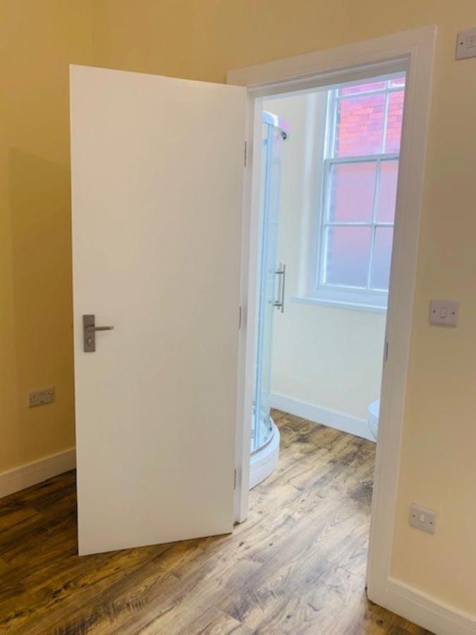 8 Fish Street, Budget City Centre Accomodation Лийдс Екстериор снимка